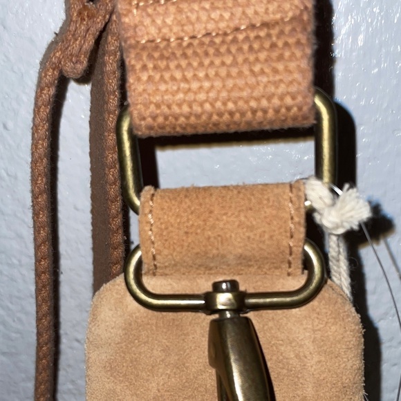 Free People Hudson Suede Crossbody Bag pirate gold NWT - Picture 10 of 14